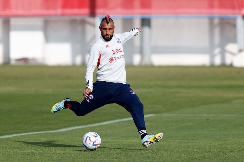 Vamos chile querido 🇨🇱❤️🙏🏽 listos para mañana 👌🔥⚽️ excelente entrenamiento equipo 🇨🇱🇨🇱🇨🇱