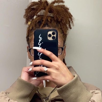 laislocs's tweet image. #NewProfilePic