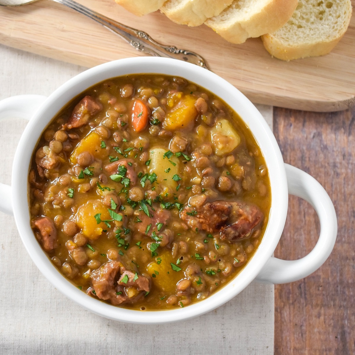 Recipe ➡️: cook2eatwell.com/potaje-de-lent… 

This Cuban style lentil soup is loaded with lentils, smoked ham, potatoes, pumpkin, carrots, and spices making it a wholesome, hearty meal.