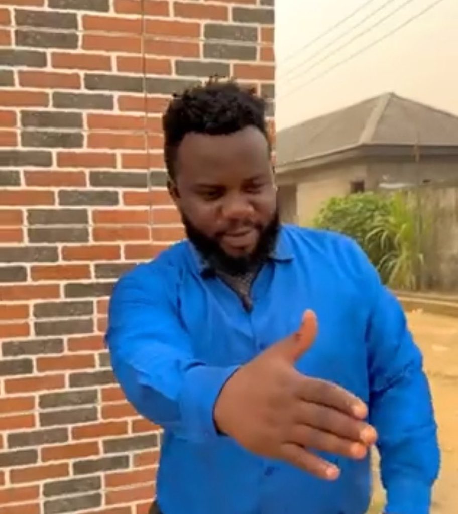 Venom_himself's tweet photo. Them: Always greet ur uncle and elders.

Me to my Uncle: https://t.co/BJg0UeFkem