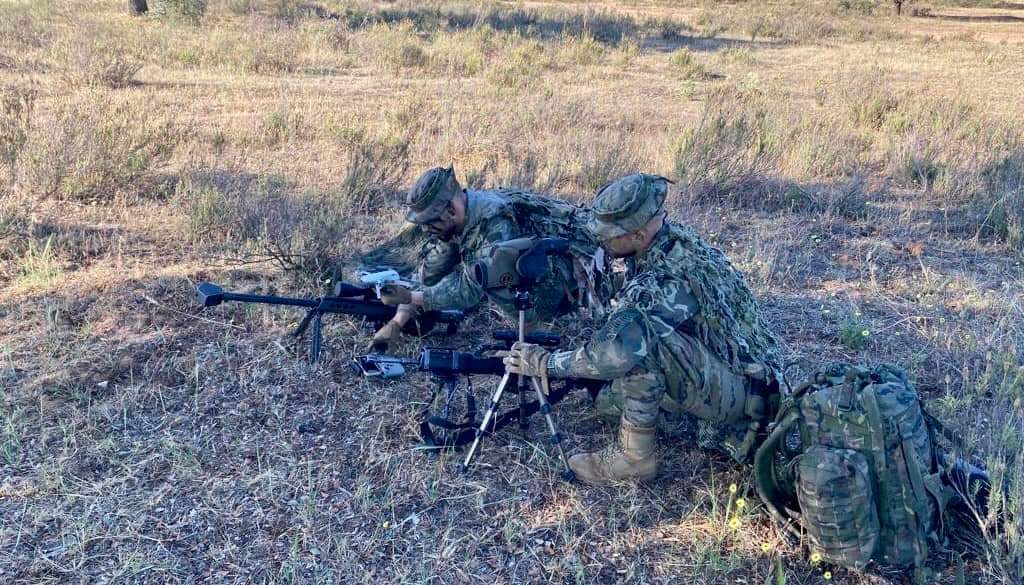 El Regimiento “Saboya” 6, integra medios DRON en sus equipos de tiradores, adquiriendo información detallada de sus objetivos. 
¡En valor, el primero!
#BrigadaExtremadura