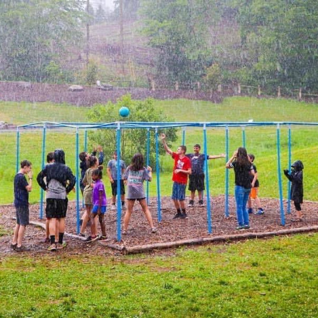 Just add water! 9 Square in the Air in the rain is so fun!
#9SquareInTheAir #GameTime #GameAnywhere #9Square #SquadGoals #GoOutside #friends #PhysEd #campgames