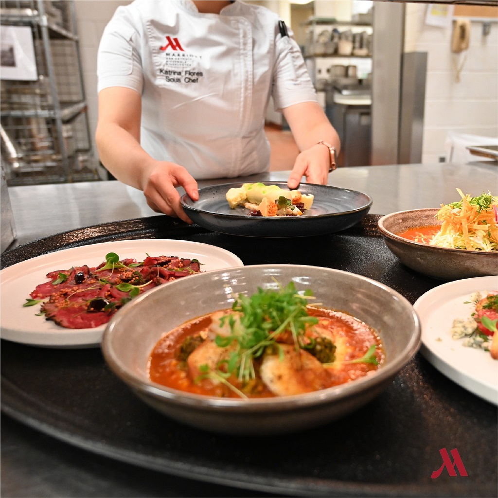 River Walk Eatery, #Tributary at the #marriottrivercenter , in Downtown SA Adds Tasty Dishes &amp; Desserts to Honor Summertime.
flicksandfood.com/2023/06/19/riv…