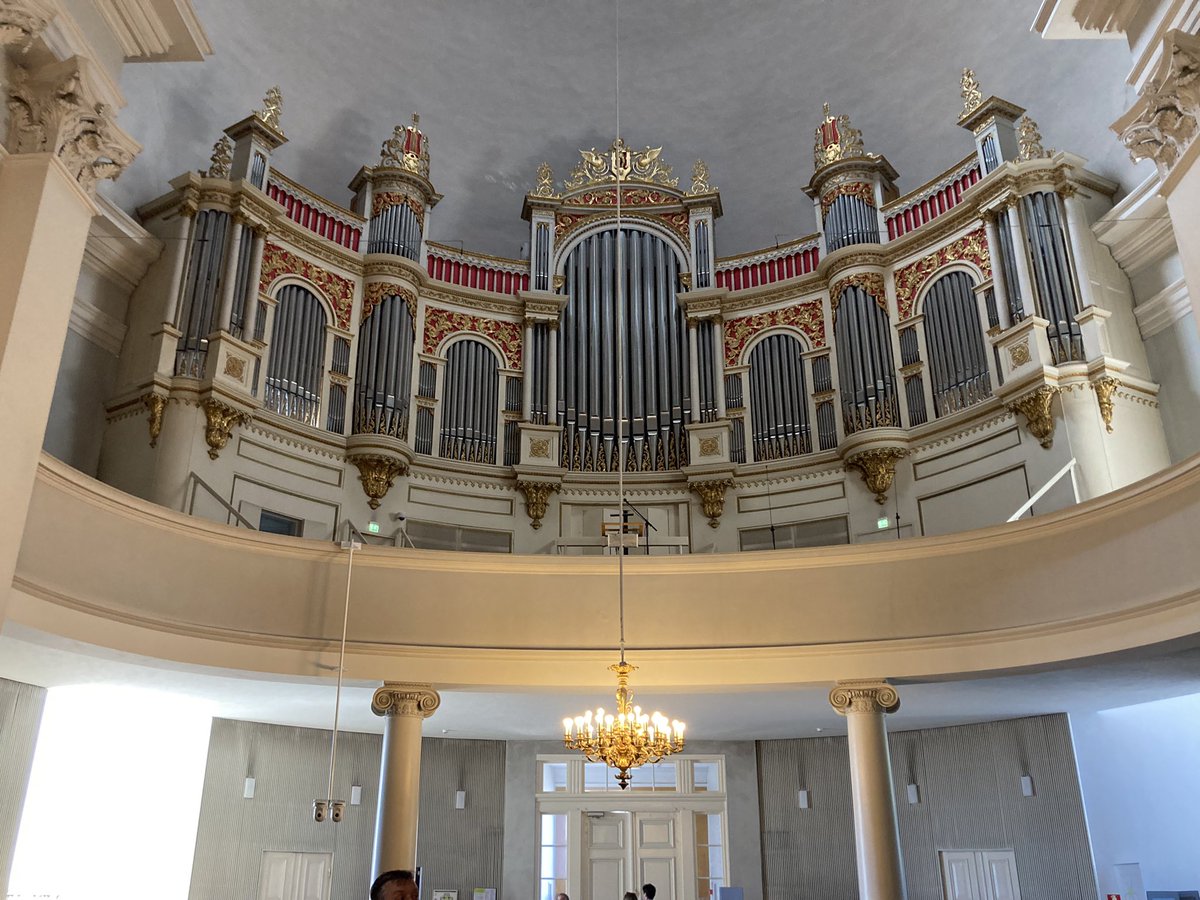 euro_tour's tweet image. ヘルシンキ(🇫🇮フィンランド)。
本日の風景より。
④ヘルシンキ大聖堂
階段の上にそびえる壮大なネオクラシック様式の大聖堂。
