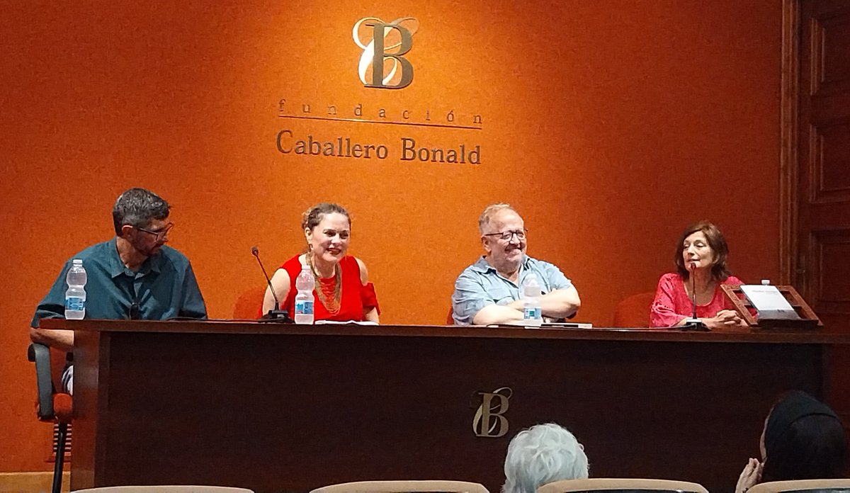 En la <a href="/fcbonald/">Fundación José Manuel Caballero Bonald</a> <a href="/aida_r_agraso/">Aida R. Agraso</a> presentando su gran novela #mediasangre. Con <a href="/jjtellezrubio/">Juan Jose Téllez</a>