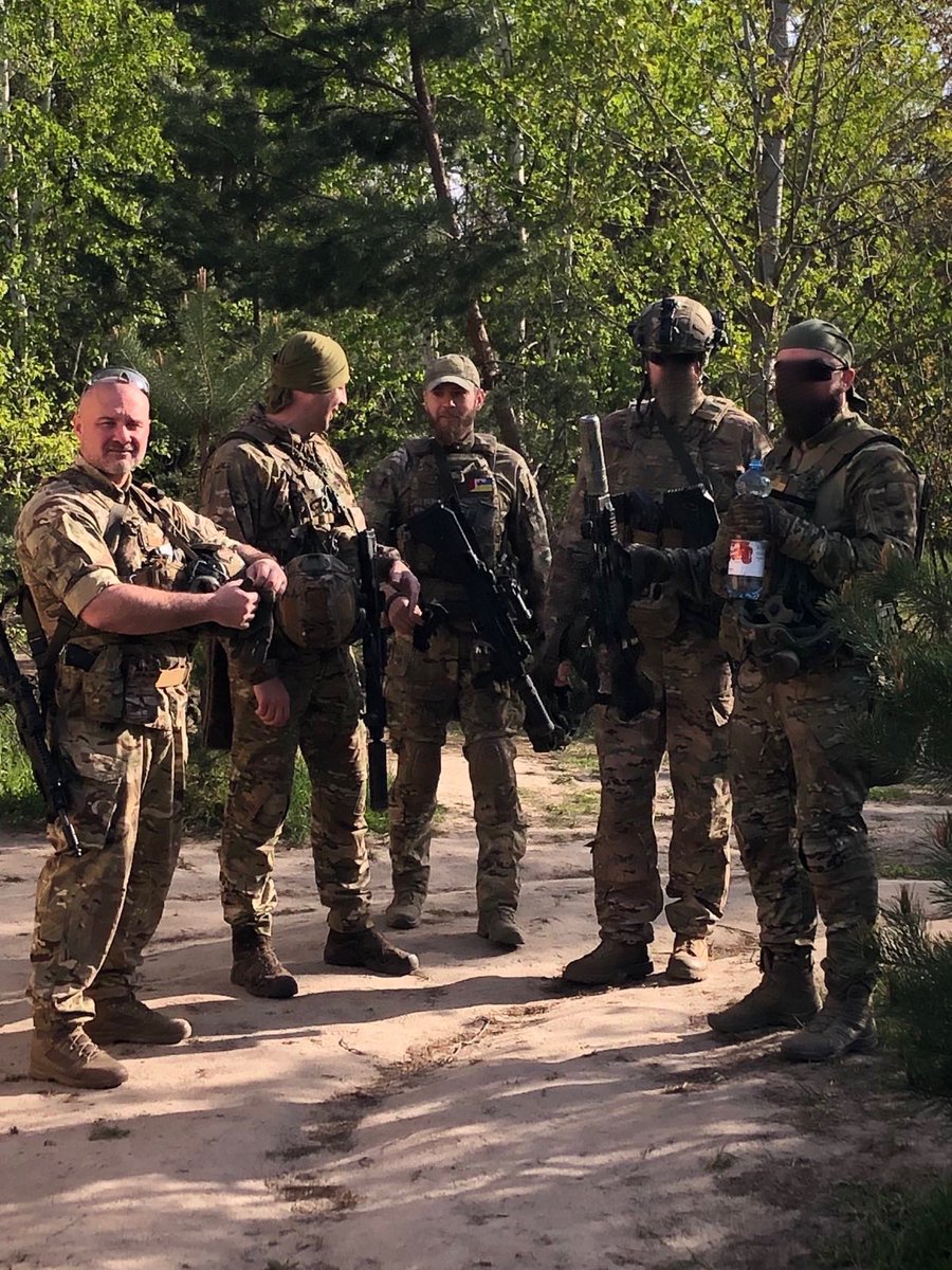 Виконуючи бойове завдання в глибокому тилу ворога загинули три спецпризначенця Гречаник Олександр, Сергій Зелінський, Михайло Устименко. 

Просимо вашої допомоги в підтримці родин загиблих героїв! У кожного з них залишились дружини та маленькі діти!

send.monobank.ua/jar/3Nk39sGg84

5375