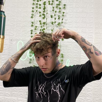 Deeperboyy's tweet photo. #NuevaFotoDePerfil https://t.co/aVSca4DJcs