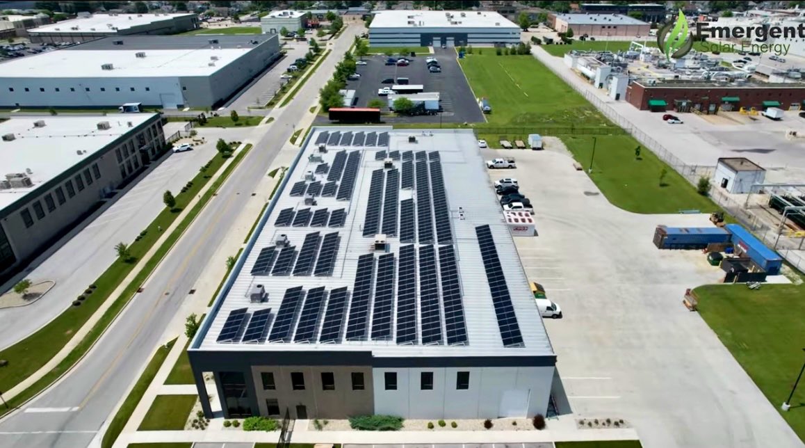 emergent_solar's tweet photo. Purdue Research Park company Emergent Solar Energy places in service 210kWp roof-mounted commercial solar project for Abel Constructions Indiana headquarters in Speedway. Learn more @ https://t.co/6WSW09G8ui  

#GiantLeaps #Sustainability #solarpower #BoilerUp #cleanenergy https://t.co/PIEDBebdvL