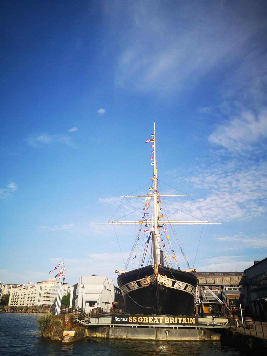 bps_y6's tweet photo. We are enjoying an evening boat trip courtesy of @Bristol_Packet It's a lovely evening for it! We're loving waving to all of the members of the public. https://t.co/9m8cX0qid0
