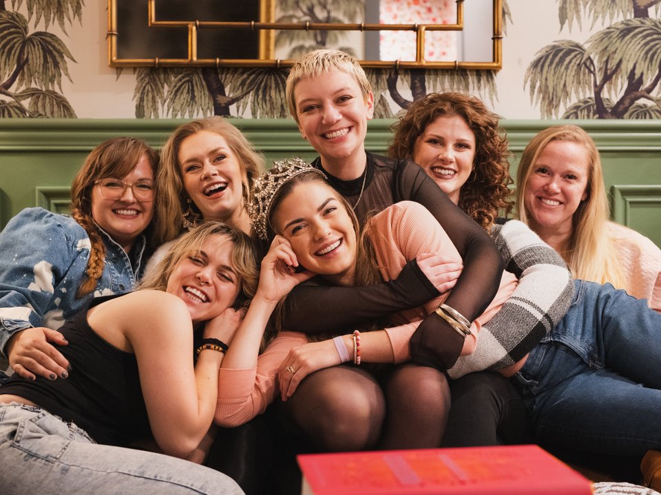 I am so thankful for my friends. They have been the most wonderful, fun, supportive, encouraging part of my life. Full of laughter and last minute adventures. I couldn't ask for a better crew. Every moment we spend together is precious.
Photos: @forthgoessampson