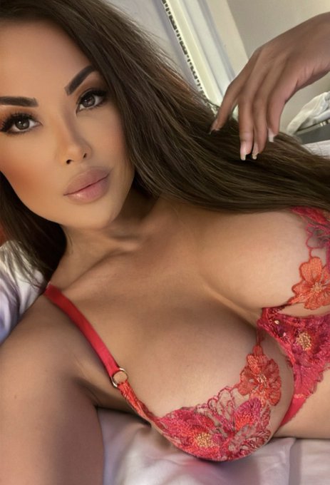 Get in here😝 talk to me  https://t.co/Xm5ET7LeZf https://t.co/jaGiyVqxE3
