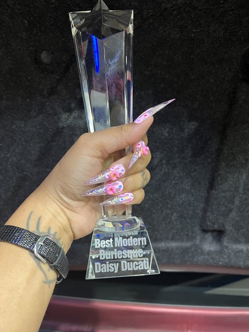 Thank you all for your support and for voting. This is such a wonderful surprise! https://t.co/51tWQ<a href="/tag/newprofilepic"class="tags"><span>#newprofilepic</span></a>