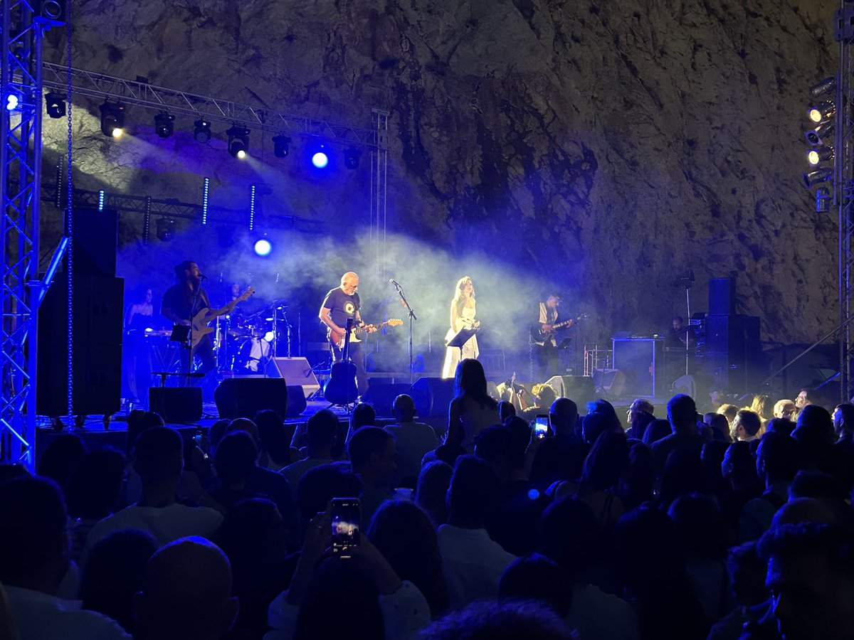 katsarolis's tweet photo. #mousikokouti στο θέατρο Βράχων.  Always better when live https://t.co/y6iJ4QvxDp