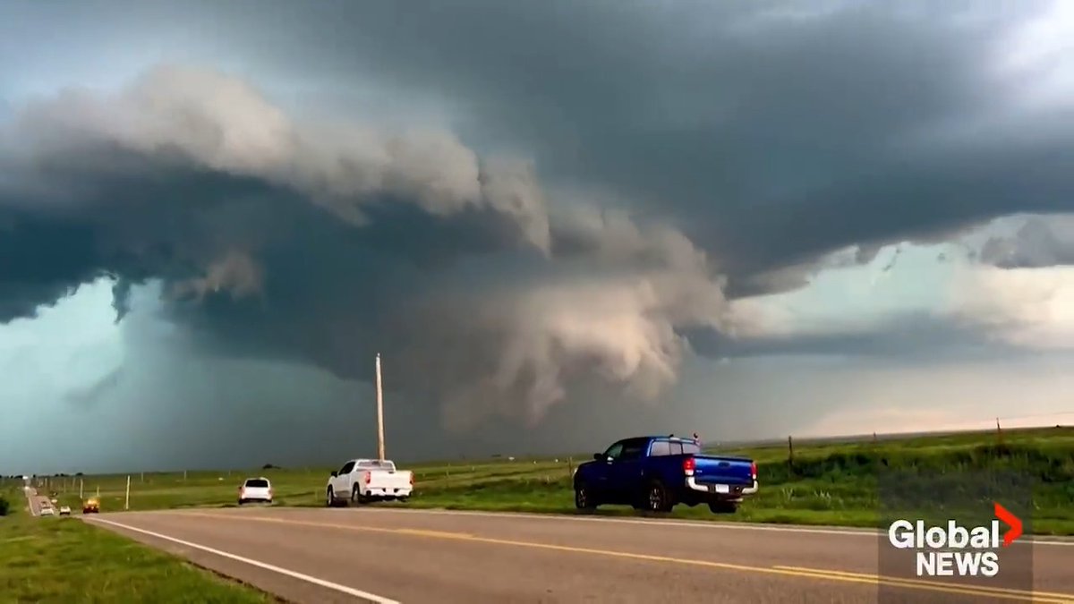Globalnews.ca on Twitter: "WATCH: Timelapse footage showed a funnel