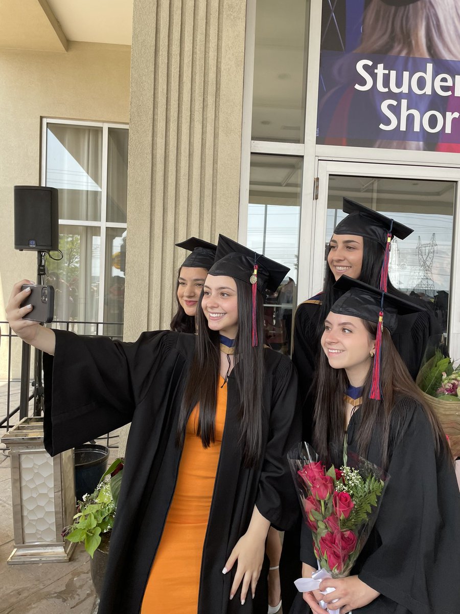 UofGHstudents's tweet photo. Weβre excited to celebrate with you for Spring Convocation!
If you are taking part in todayβs convocation ceremonies, remember to tag us in your posts using #GHgrad.
@GuelphHumberUni https://t.co/25UO6xR1wc