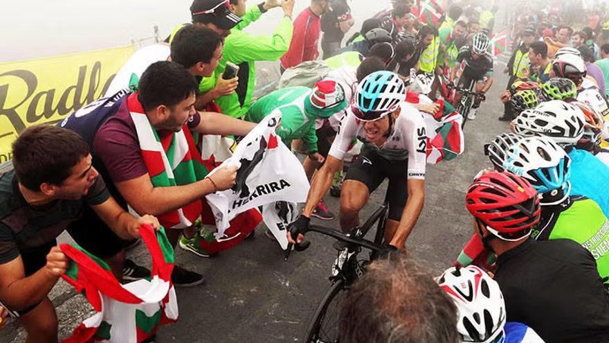 BaloiaSarera's tweet photo. Aldarrira batzeko aukera duzue, baino errespetuagatik bada ere, ez ezazue batasunerako mobilizazio deia lausotu. @AthleticClub @athletic_eus

#FreedomForTheBikeCountry #FreedomForTheBasqueCountry #OngieTOURri https://t.co/nywxhHRBEz