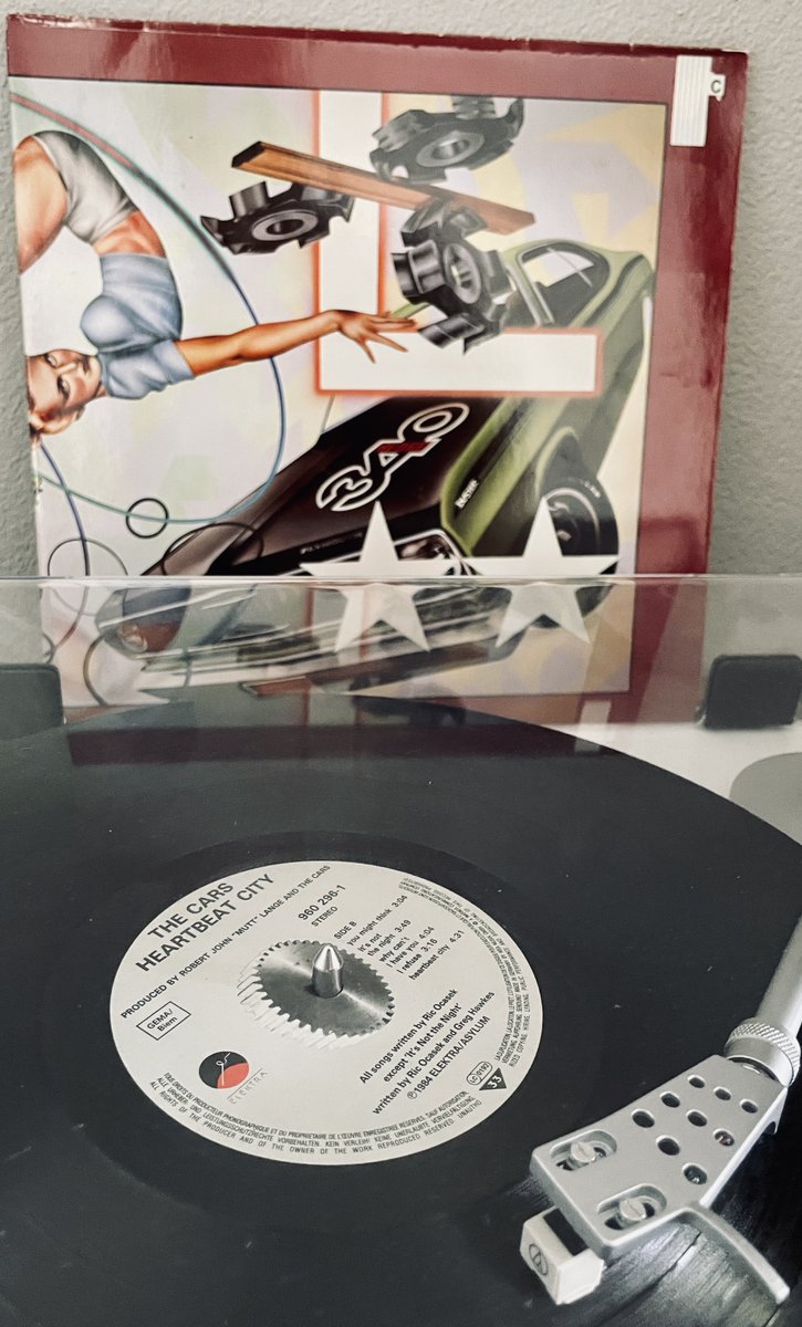 The Cars - Heartbeat city
'You can't go on, thinking nothing's wrong, but now
Who's gonna drive you home tonight?'     
#TheCars #vinylrecords #NowPlaying️ #vinyl #LP #Drive #HeartBeat #City
