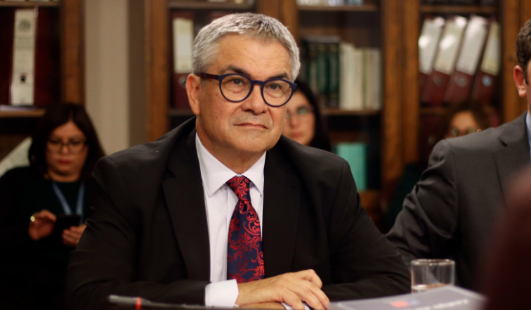 diputadonaranjo's tweet photo. Parece absurdo que la derecha busque todas las semanas a que Ministro/a atacar. Las semanas pasadas Educación y Salud. Esta le corresponde a HACIENDA y nada mejor que  usar el ataque para esconder algo que es notorio. NO QUIEREN REFORMA TRIBUTARIA. https://t.co/bMtXlTQ1XE