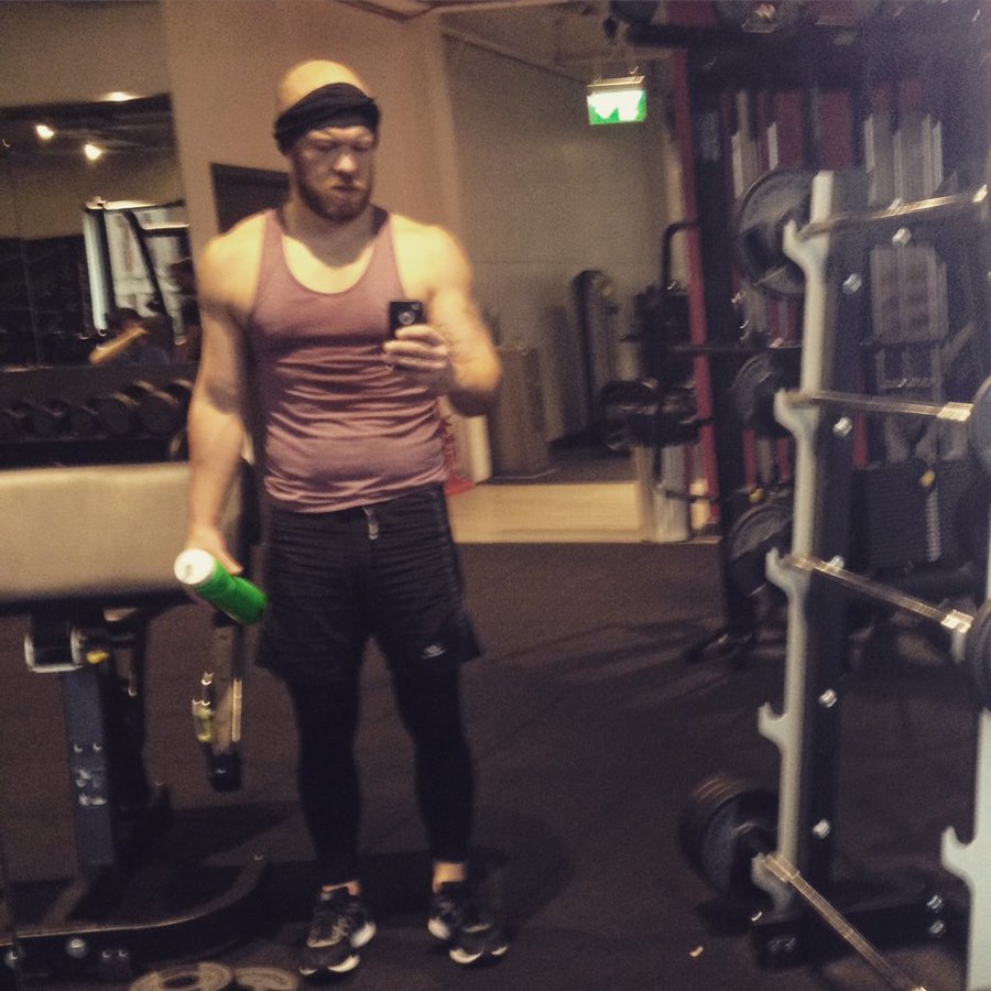 JohnStone717's tweet photo. just hit a lavely gym sesh, wifes gonna get the beating ov her life tonight, gonna tag team rumble her with @GrahamBelle86, one bodyslam then the double curb stomp should do it GET IN, MEGA https://t.co/g5EViWCfOR