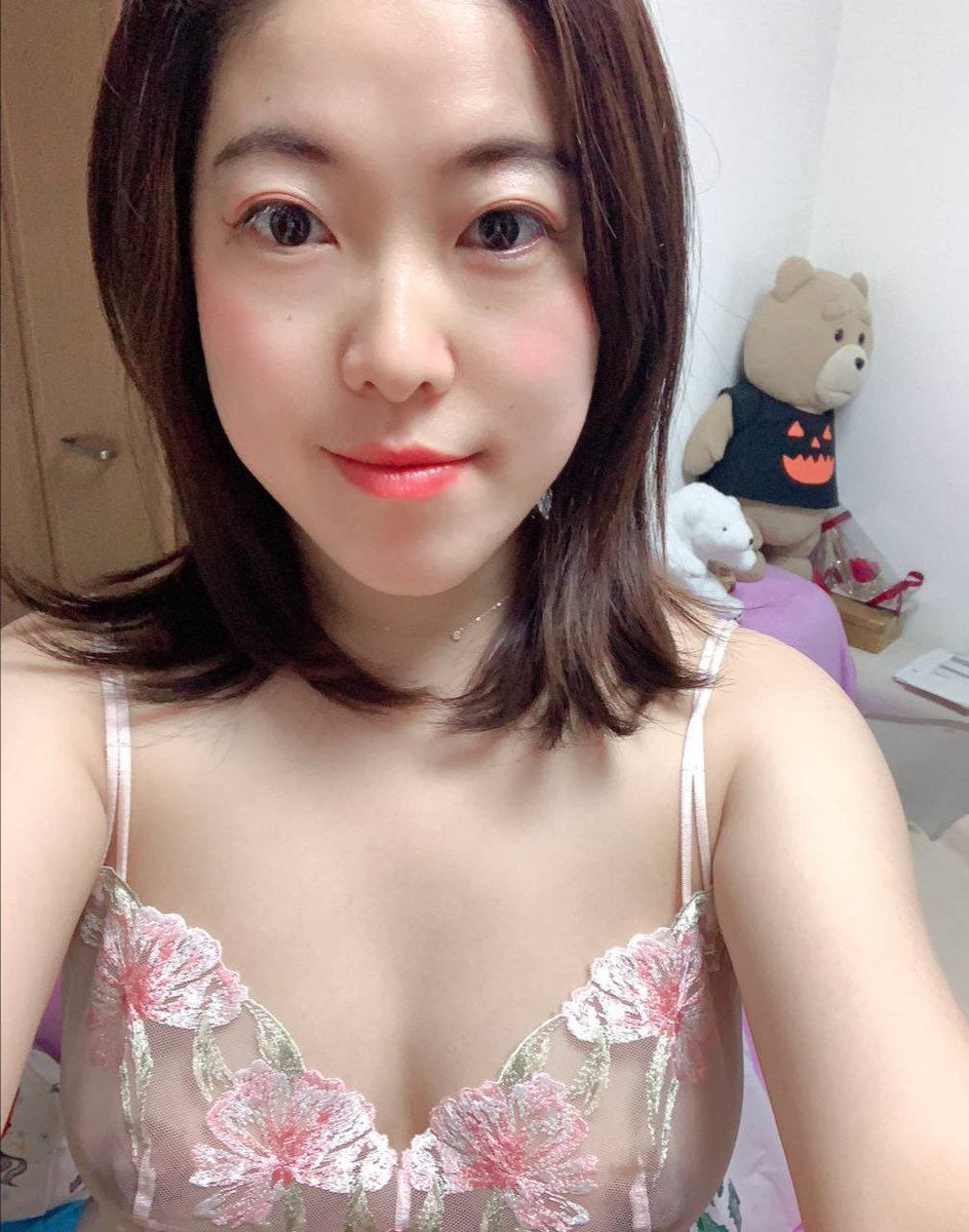 Seven12070's tweet photo. 职业: 银行职员
性格:闷骚
属性(sm):m
敏感部位:阴唇
开发程度:3通
所在城市:江苏
是否有对象:是
是否受过调教:是
喜欢被叫什么:婊子
破处年龄地点和谁:14
被多少男人操过:10+
最近一次做爱详情: 多p过/几个人: 5
被什么关系的人干过:网友
特殊爱好: 户外
特殊经历: 厕所口爆
逼和奶子颜色: 粉 https://t.co/AGgGKmfyYe