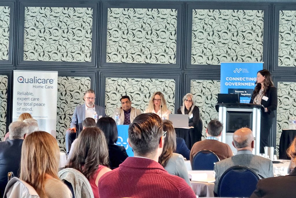 Great discussion at @ConnectPSN's roadshow on looking at the future of health in Canada. @Reg_Joseph citing @picardonhealth that we have an implementation problem in our health systems. 
#healthinnovation #digitalhealth #thinkingdifferently