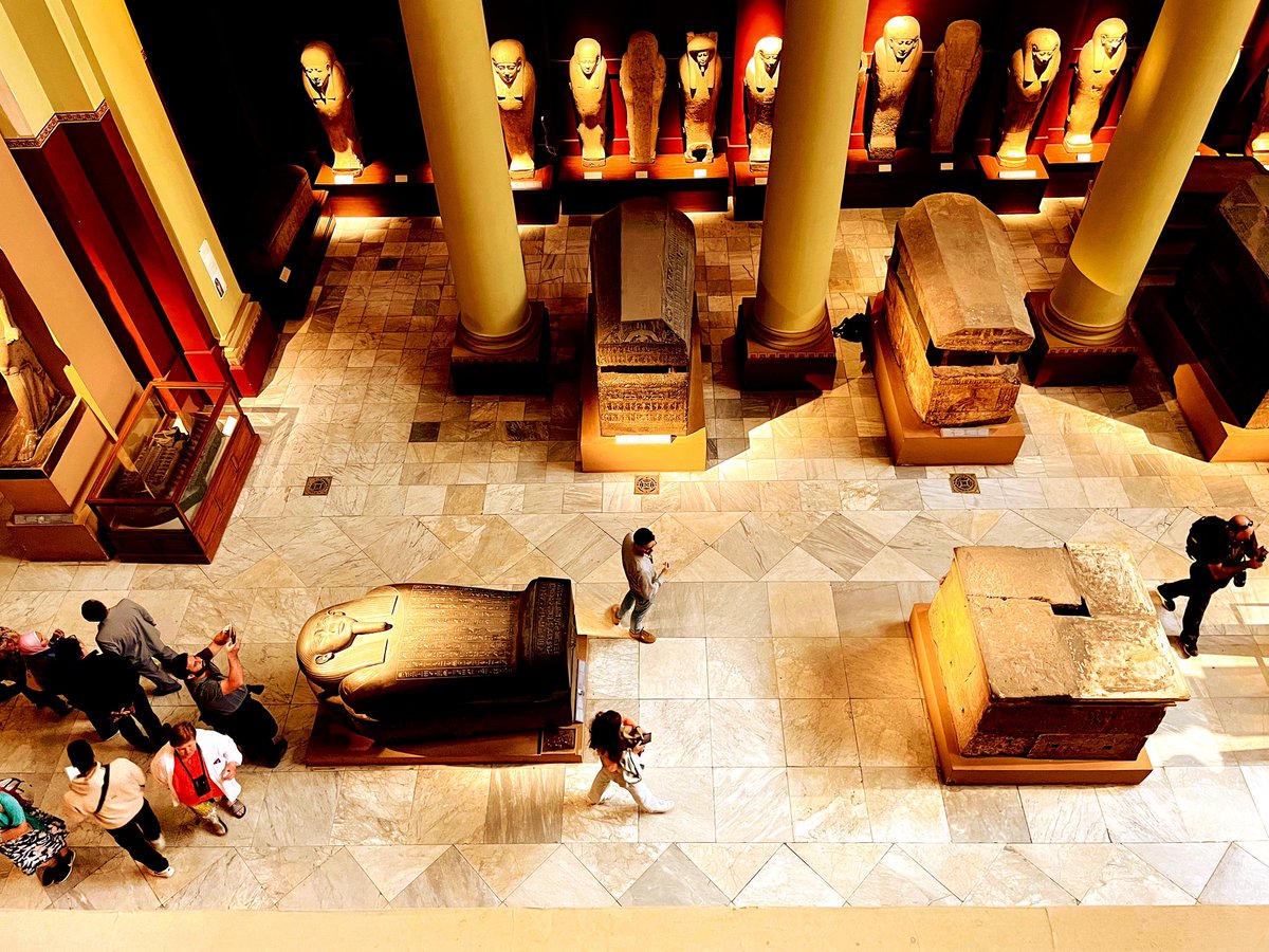 Muzeum v Káhiře #cairo #cairomuseum #kahirskemuzeum #kahira #egypt #museum #lookingdown #mundomendozova