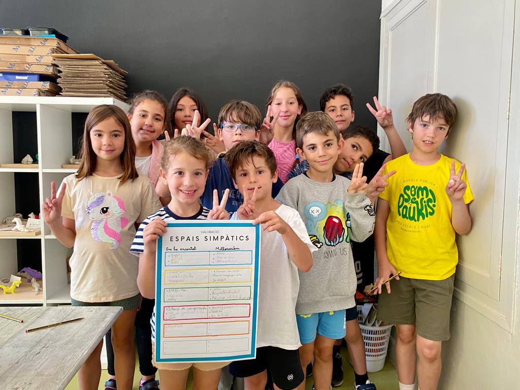 PauCasals_Rubi's tweet photo. Reunió de delegades i delegats dels espais simPÀTIcs, el projecte de patis educatius.
L'alumnat ha valorat cada espai fent propostes de millora.#rubicity @aliancesmagnet
@reinventapatio @centresenlinia #hacktheschool @FundacioBofill @SEVOCIII https://t.co/05Us4JDvSF