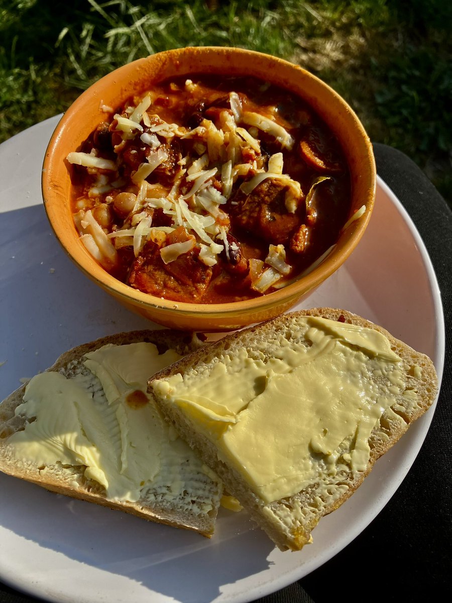 So I had planned on doing sides but I’m struggling for breath and my health is giving me issues so just a bowl of chilli and grated cheese with homemade sourdough bread. #chilli #dutchoven #weber #nofoodwaste #leftoverbrisket #brisketchilli