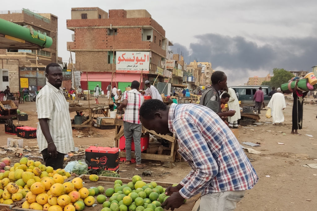 BBCAfrica's tweet photo. UN Secretary General Antonio Guterres will open an international donors' conference on Sudan in Geneva today, as the 72-hour ceasefire enters its second day.

The UN is organising the event in conjunction with Qatar, Saudi Arabia, Egypt and Germany.

https://t.co/WcyC2ZLBiM https://t.co/zxAszsvQmx