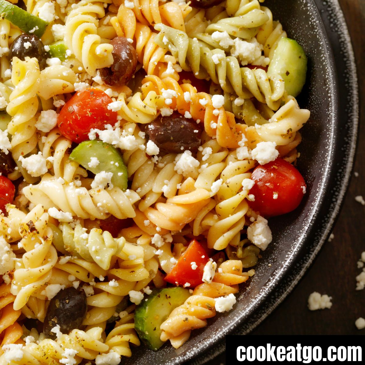 Easy Pasta Salad Recipes!!  #sidedish #pastasalad #cookout #backyardbbq cookeatgo.com/easy-fresh-pas…