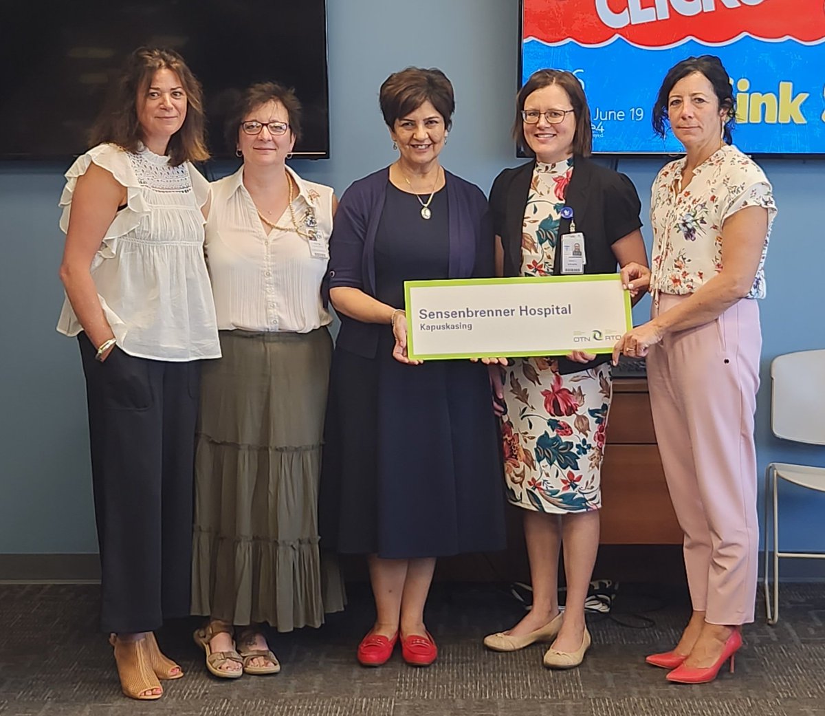 Senhosp's tweet photo. We are honored to have had to opportunity to welcome Dr. @KarimaVelji, Chief of Nursing and Professional Practice and Assistant Deputy Minister to Sensenbrenner Hospital and showcase our community's innovative approach to healthcare.#SensenbrennerHospital #Innovation #Kapuskasing https://t.co/dYmxX4nzBd