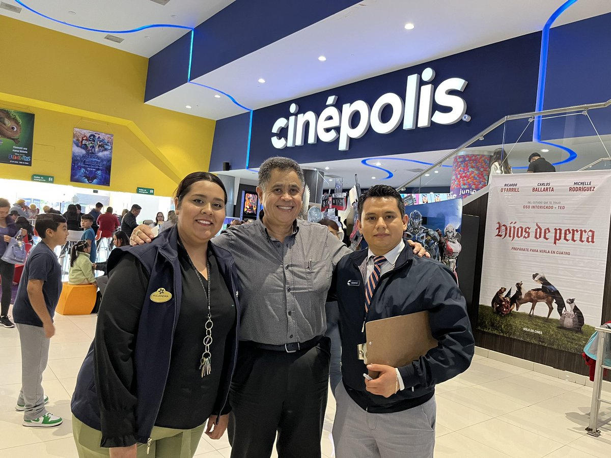 avacu's tweet photo. La semana pasada, me dió mucho gusto visitar todos nuestros @cinepolis en Tijuana junto con Jorge Alcaraz. Vamos muy bien y seguimos mejorando! Apenas empezando la mejor temporada del año https://t.co/rGARok9h0e