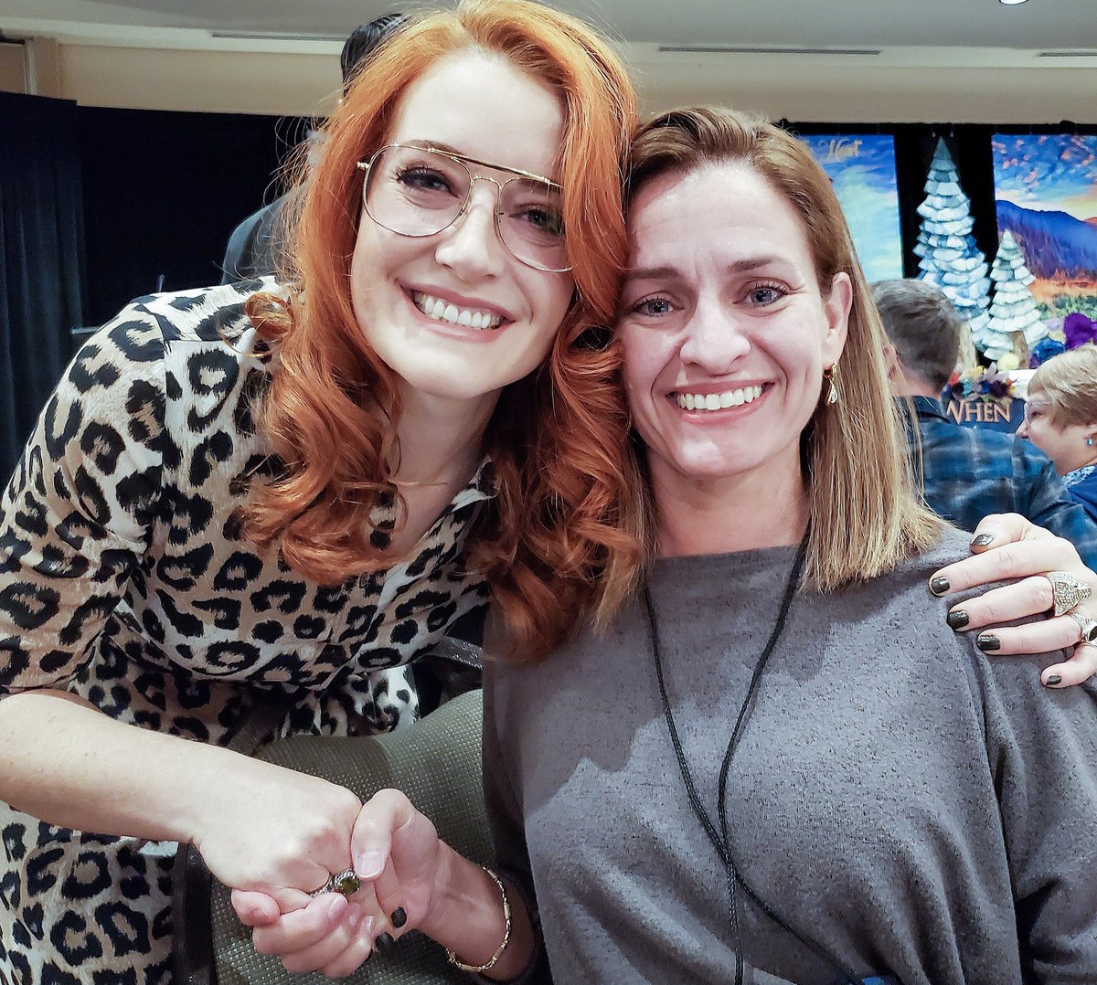 @SCHeartHome #MilestoneMonday Can't love this more!👏 What an honorable way to celebrate the amazing & talented #WhenCallstheHeart Cast & their journeys over 10 seasons! Thank you, @SCHeartHome, for always being so supportive! Love this beautiful lady, @JoNewmarch ❤️🫶🥰 #Hearties #WCTH S10