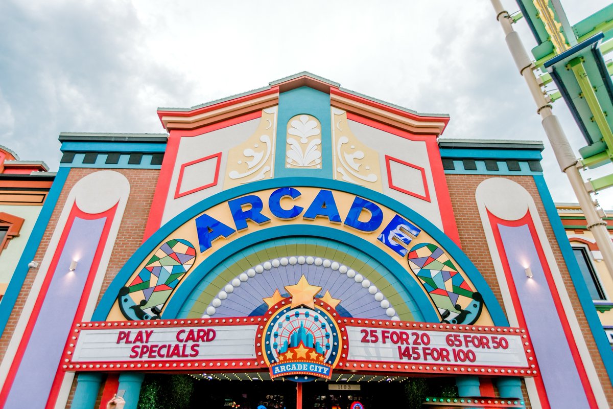 TheIslandPF's tweet photo. Ready for an afternoon of fun? Come to Arcade City and join us for some classic games! Test your skills, challenge your friends, and enjoy some family fun oasis. Who's ready to play? 🙌🏻
#ArcadeCity #TheIslandPF #PigeonForge #Tennessee #SmokyMountains https://t.co/RntlNmrnIA
