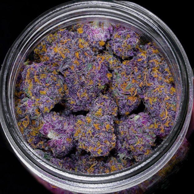 What would you name this strain? best name gets 2g 

#Mmemberville #CannabisCommunity #cannabisculture #StonerFam
