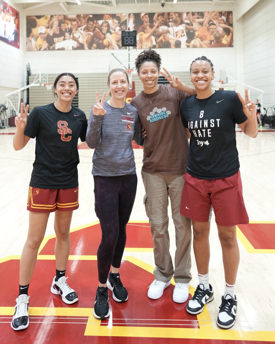 From the Ivy League to USC ✌️

All three of our Ivy transfers have officially arrived on campus!