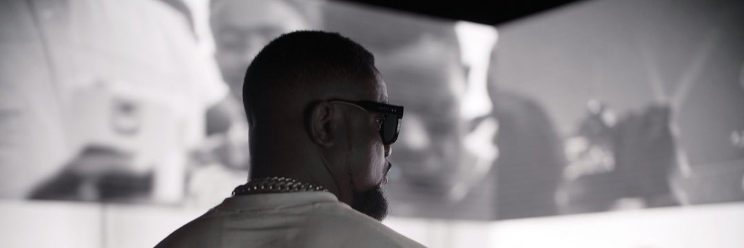 Pweedy_kuuks's tweet photo. Still LANDLORD for me 😜 The Love Choke ❤️
We Move On It Fav 👌
#TM4Life
#SarkodieAlpha
#Sarkodie https://t.co/KJFkWOxEtE