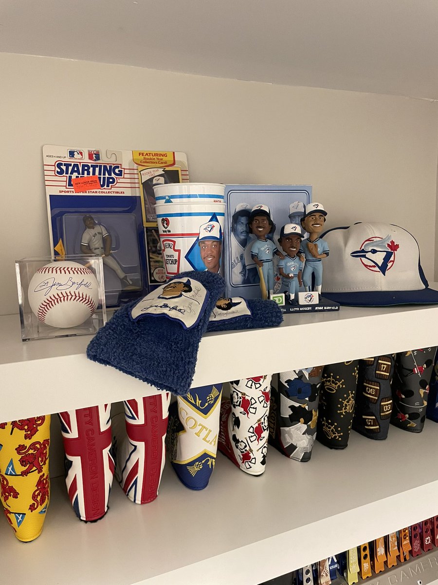 jesse_collector's tweet photo. Some have asked how I display my Barfield stuff. I don’t really display all of it. But I do have a little corner of my office. #jessebarfield #whodoyoucollect #supercollection https://t.co/snSnGt02zL