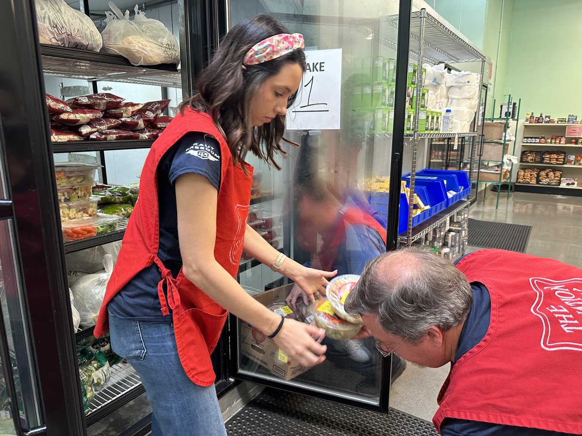 MeganSayers2's tweet image. Nexstar’s Founder’s Day may be over but our commitment to our community is strong. #NexstarNation #NexstarCares #kfor4 #kfortv4