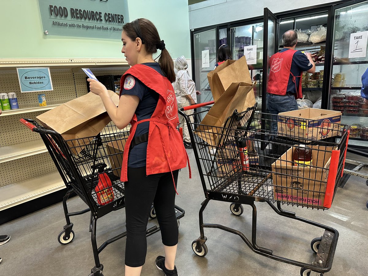 MeganSayers2's tweet image. Nexstar’s Founder’s Day may be over but our commitment to our community is strong. #NexstarNation #NexstarCares #kfor4 #kfortv4