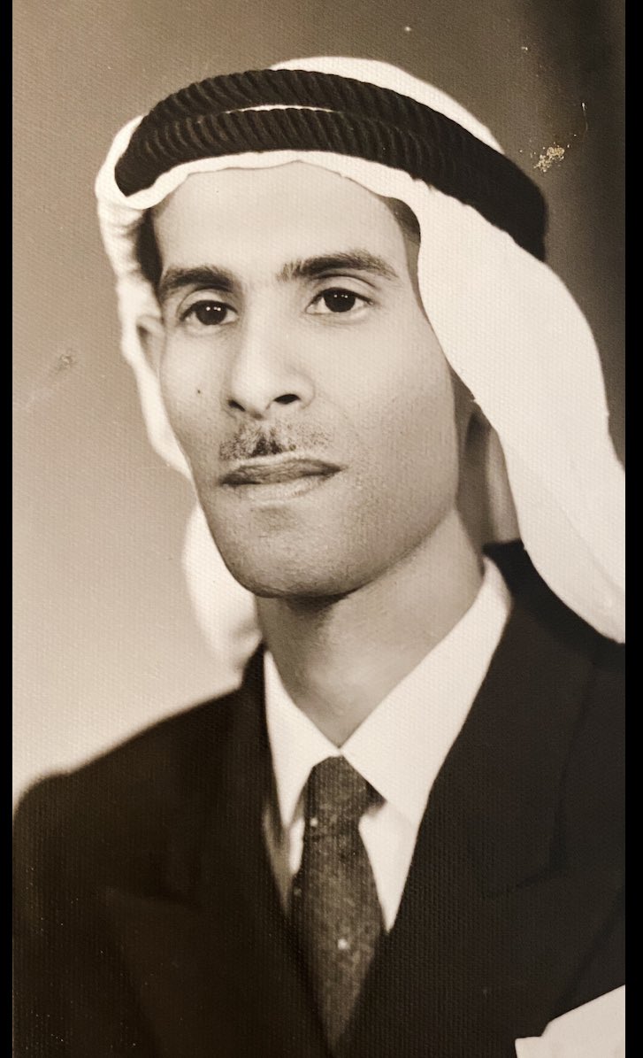 buhanan767's tweet photo. رحم الله المربي الفاضل الوالد العزيز الاستاذ : 
محمد غيث محمد بن عيسى المطوع 
فقد بدأ التدريس في سنة 1946
اسأل الله ان يسكنه الفردوس الاعلى اللهم امين 🌹 https://t.co/UaG5Iv13KM