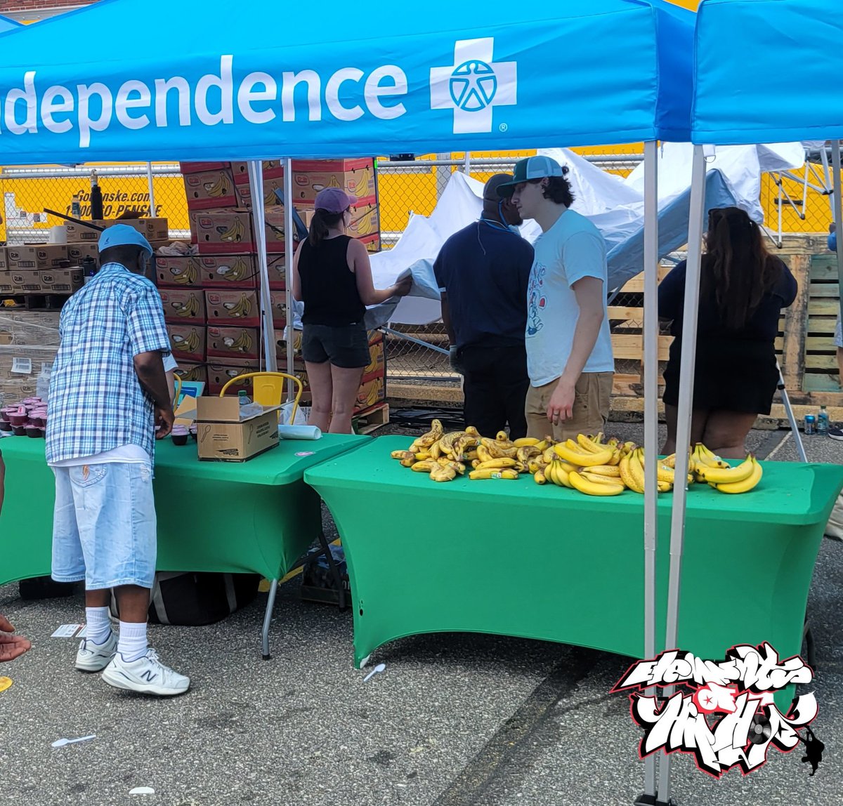 Somebody get the marketing & promotion team on the line from @IBX on the line. They out here giving out bananas at the Juneteenth celebration in Philadelphia. 🍌 🤦🏾 #wurdradio #Juneteenth2023 #juneteenthphilly #subliminaldiss