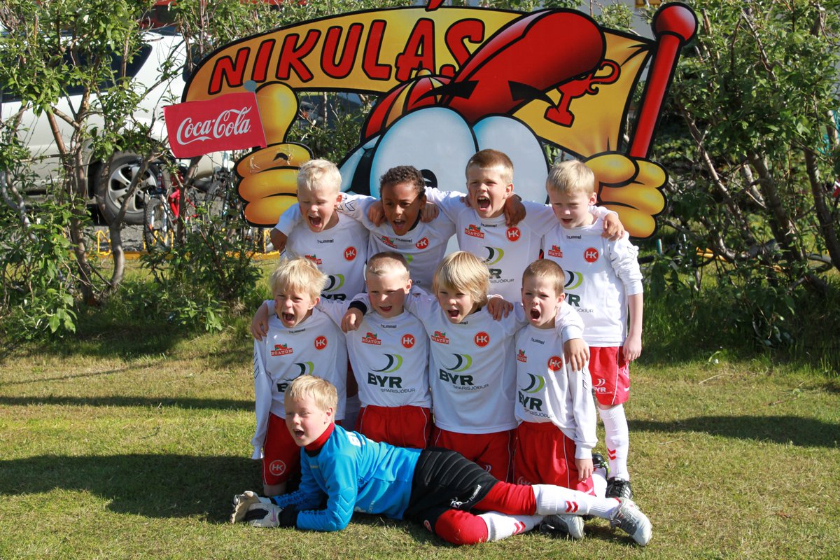 <a href="/footballiceland/">Knattspyrnusambandið</a> Þrír HK-ingar árið 2010 sem hófu leik Ísland U21 gegn Ungverjalandi U21.  #9 Andri Lucas, #15 Ari og #17 Valgeir.   Aðrir eru handboltamennirnir Benedikt, Kristján Pétur og Kári. Einnig Breki,  Andri Már og Andri. 
#fotboltinet #lifiHK #liðfólksins