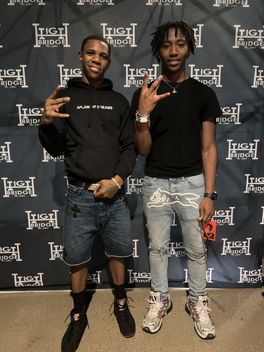 itsgillyt's tweet photo. Me and @ArtistHBTL last night🤞🏽 https://t.co/C9097S4Uay