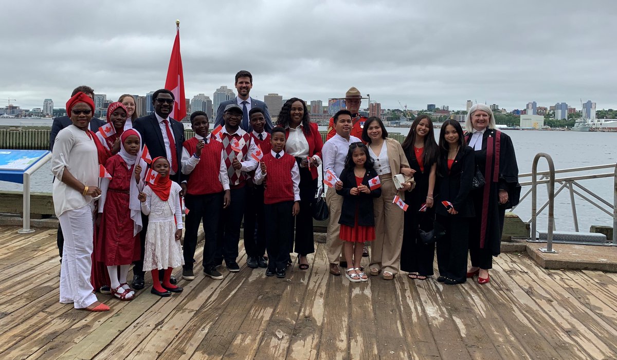 CitImmCanada's tweet photo. Congratulations to the 15 people who became Canadian citizens at a special citizenship ceremony in #Dartmouth with Minister Fraser! We’re so happy to welcome you to the Canadian family. 🍁🎉#MyCitizenship https://t.co/9i4KzRG54A
