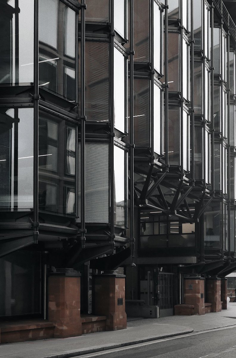 _BenjaminCarter's tweet image. RIP Hopkins - whose understated, sober and more contextual high-tech felt very English, as if it grew from the Victorian machine obsession.