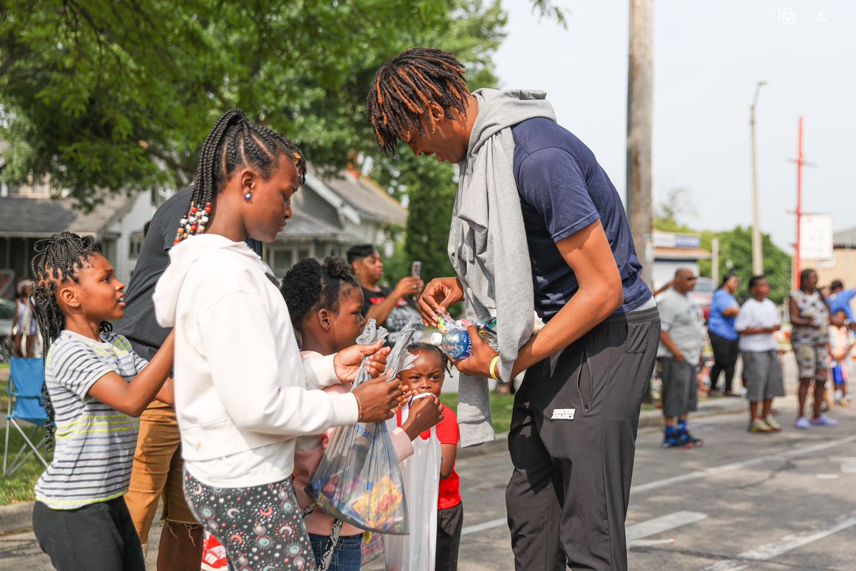 It was an honor to join the Milwaukee community for the 52nd annual Juneteenth Parade! #MUBB | #WeAreMarquette