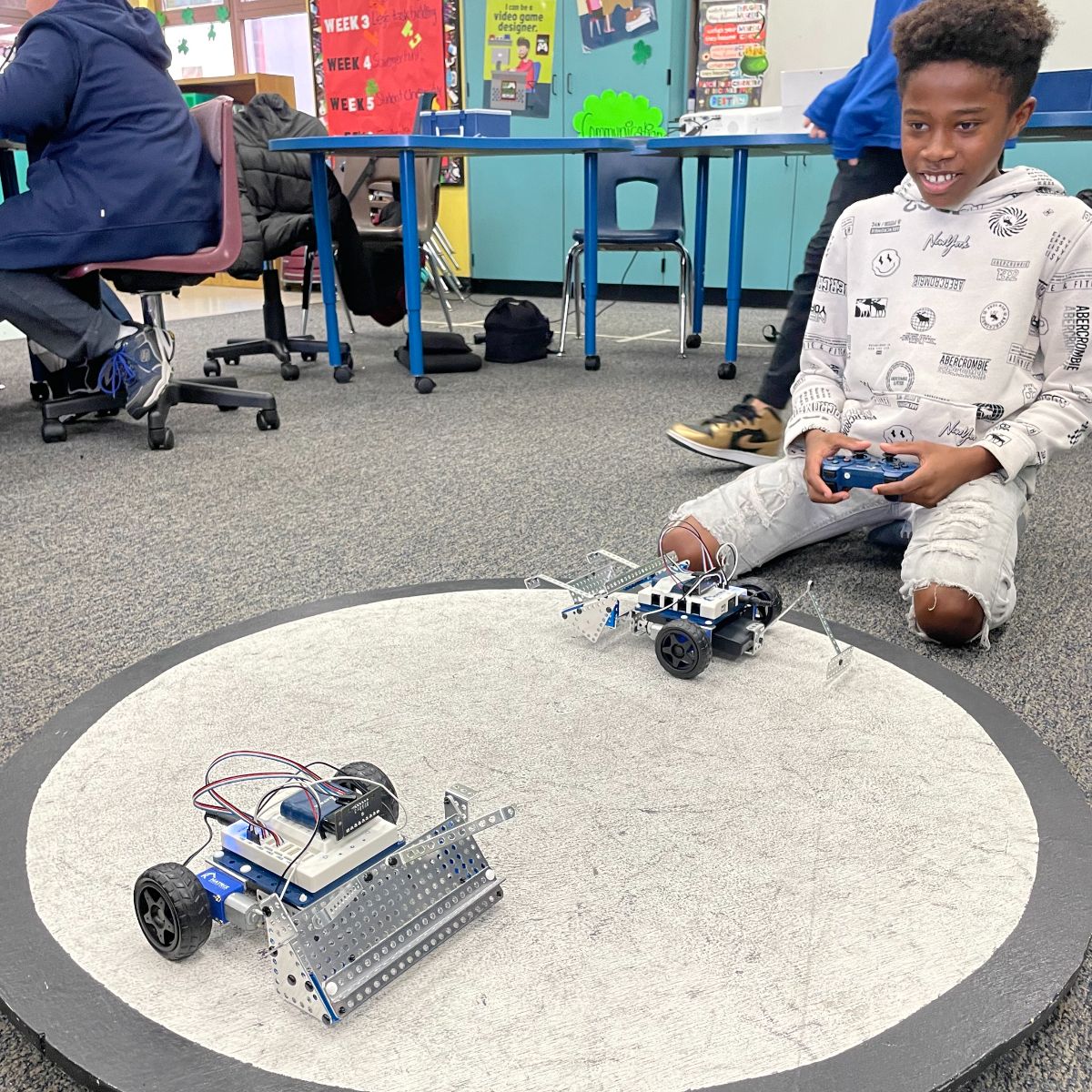 USEngLeague's tweet image. "Unlock a summer of innovation for your child with USEL Upland's Robotic Summer League! 🤖 Enjoy 30 days of robotics learning for just $199. Flexibility, fun, and a future in tech - all in one package. Don't wait - the future starts now! #RoboticsCamp mailchi.mp/usengineeringl…
