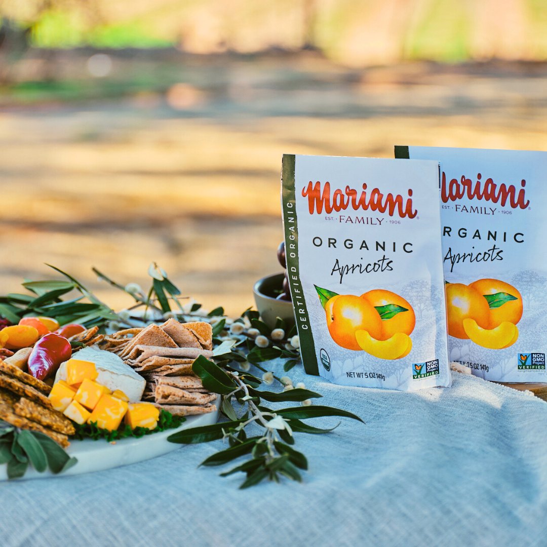 Charcuterie board star, snack hero, secret ingredient… the resume for our organic ‘cots (as we call them around here!I is 💯.

#TheMarianiFamily #OrganicApricots #Apricots #DriedApricots #California #InspireHealthyLiving #OrganicFood #charcuterie #charcuterieboard