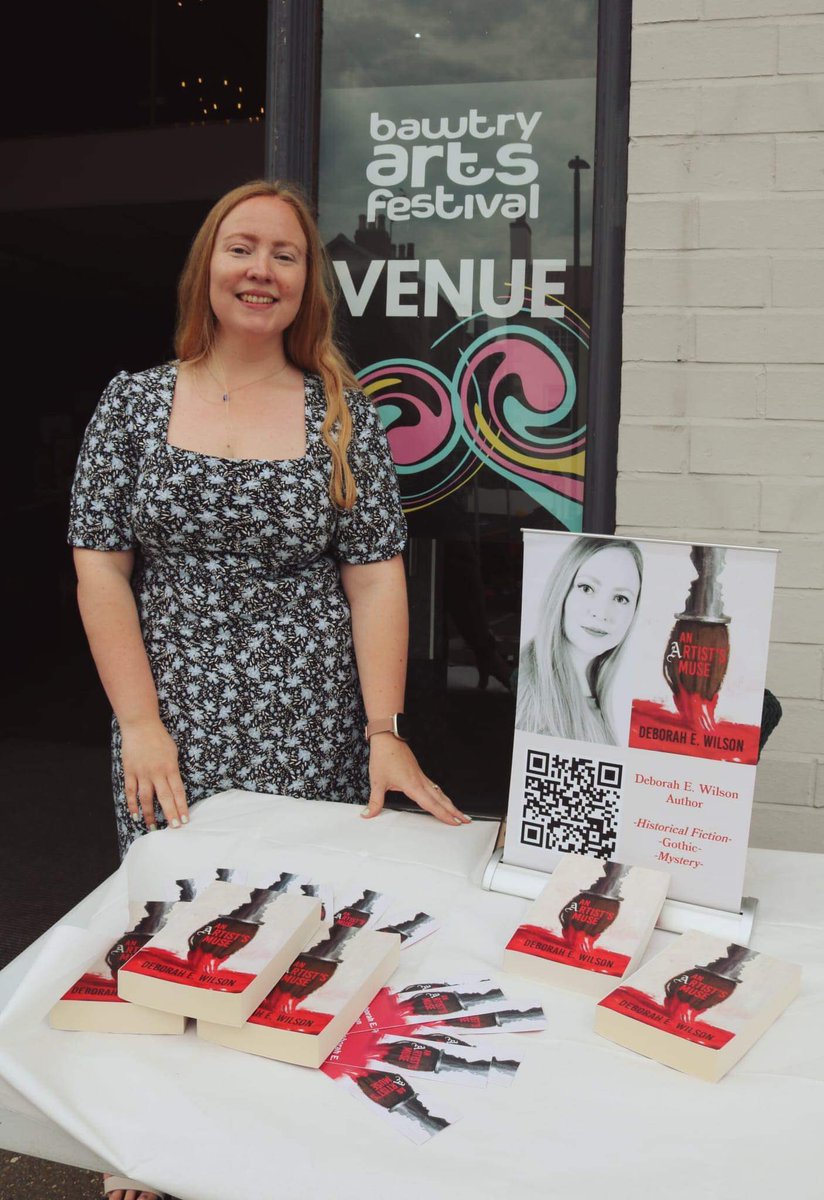 Love this photo, kindly taken by Charlotte.
Author in her element ❤️
At #bawtryartsfestival, a lovely day with the friendliest atmosphere!